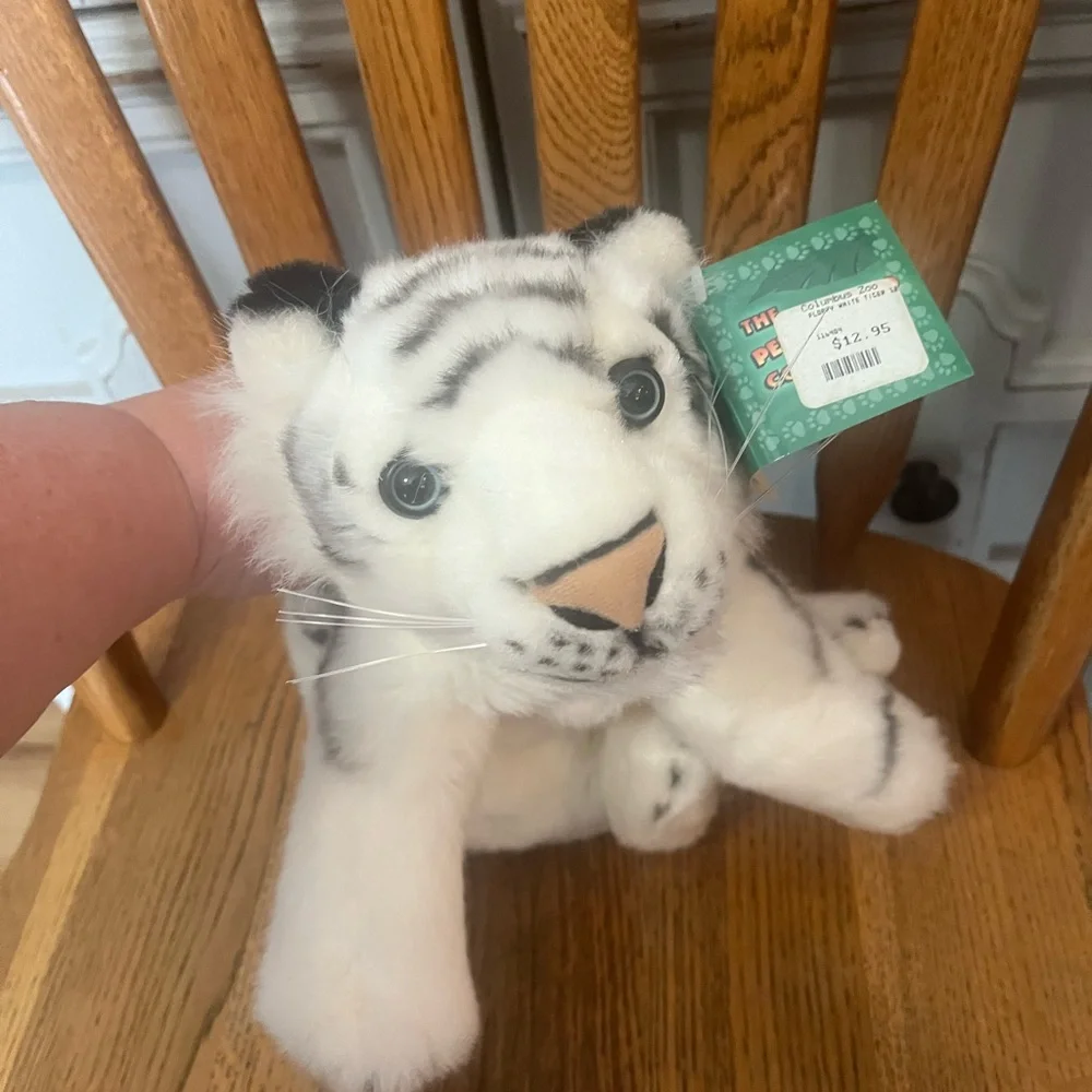 NWT petting zoo White Tiger Plush Toy. 🧸 1994.